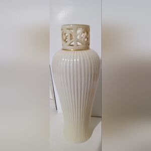 LENOX PIERCED BUD VASE Made In The USA 6.75 Inches Tall Collectible‎ Vintage